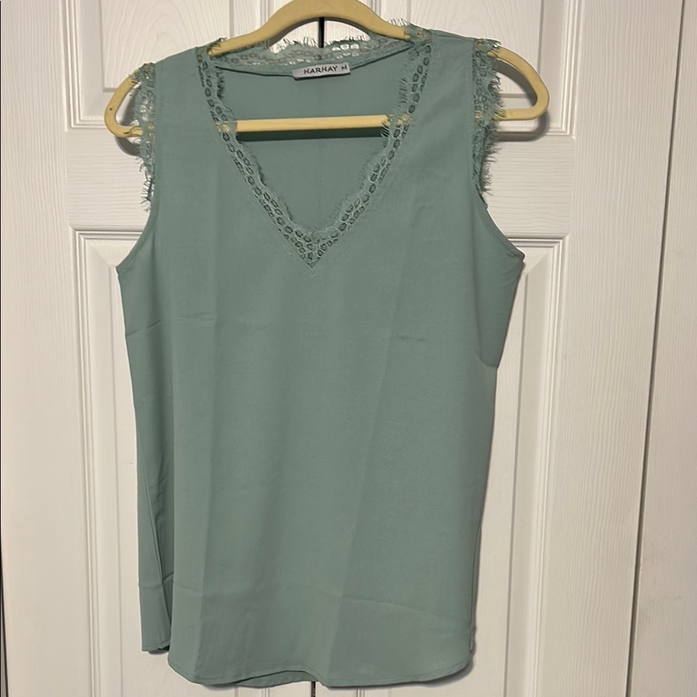 HANNAH Green Lace Trim Sleeveless Top